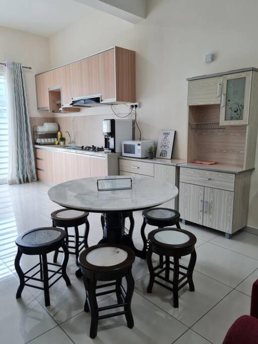 3Storey House 13Pax Family Suite Bayan Lepas Exteriér fotografie