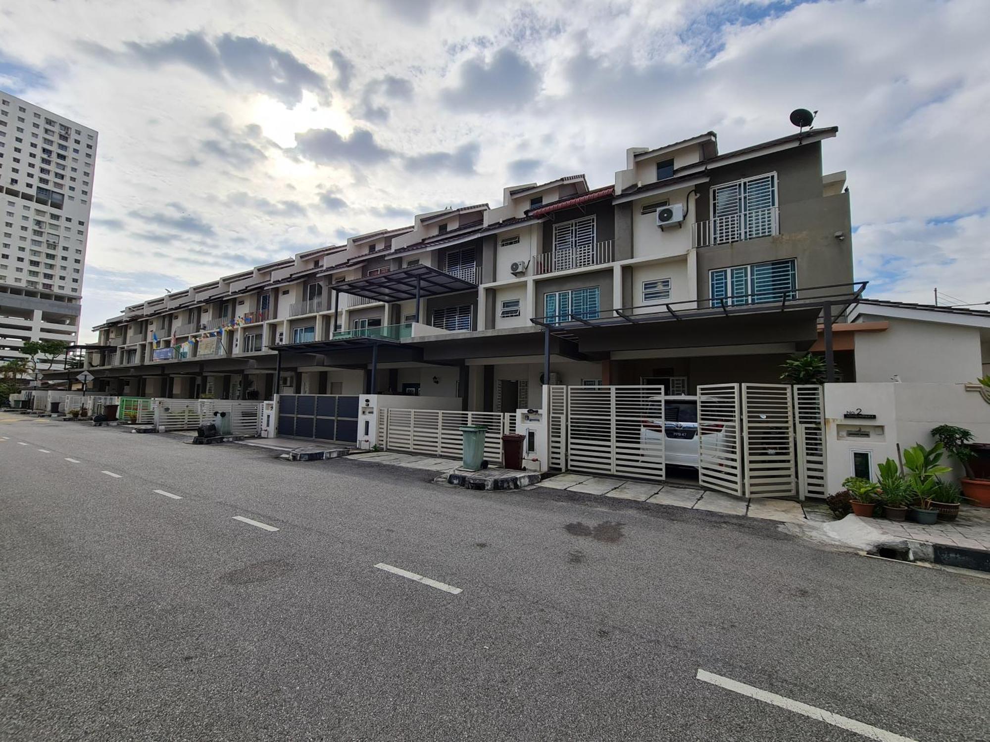 3Storey House 13Pax Family Suite Bayan Lepas Exteriér fotografie